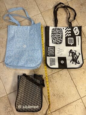Lululemon Black & White Graphic Tote